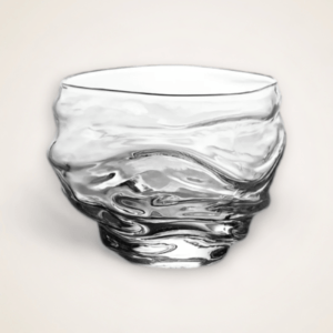 verre à whisky japonais en forme de tempête maritime