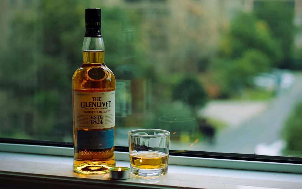 bouteille de whisky du speyside glenlivet founders reserve
