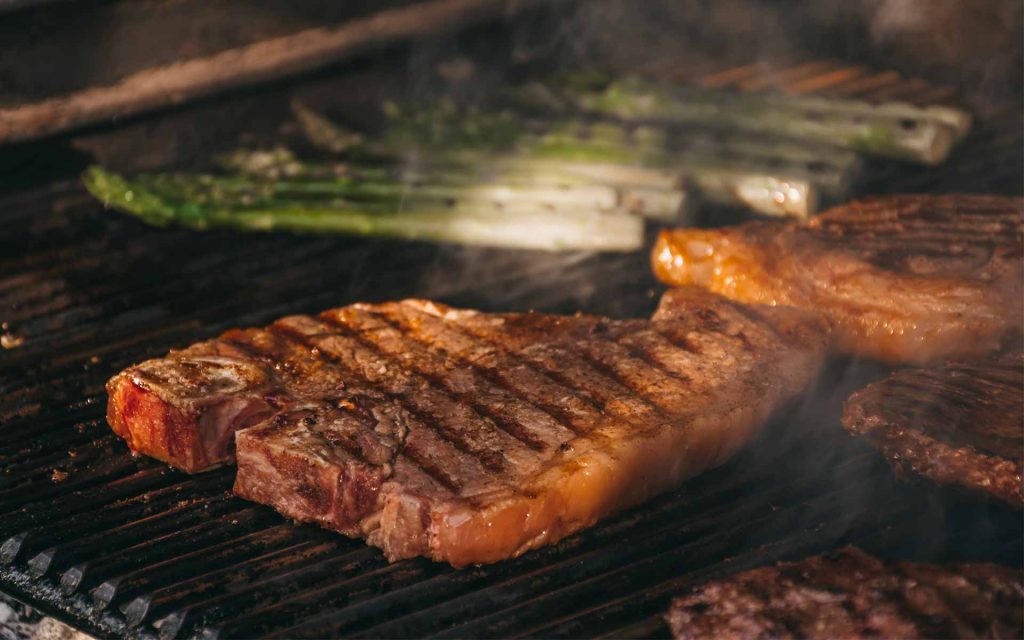 steak de boeuf au barbecue