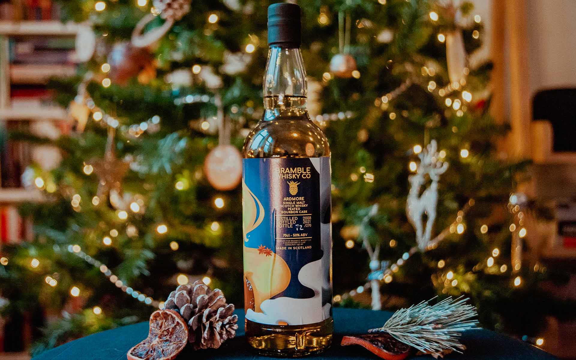 Quel whisky offrir à Noël ? Top 10 des cadeaux à mettre sous le sapin selon  votre budget 