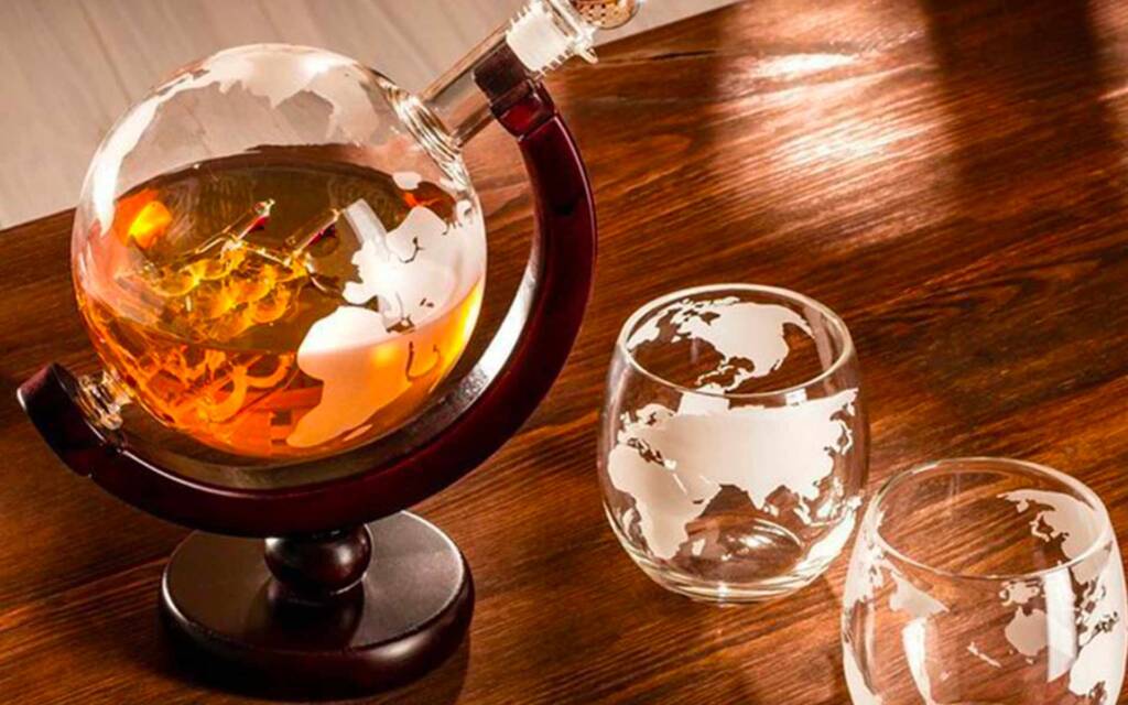 carafe à whisky globe