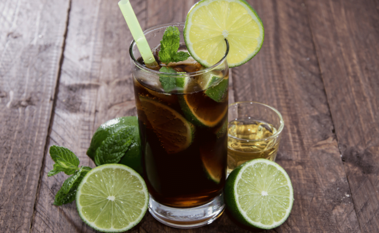 Cocktail Cuba Libre